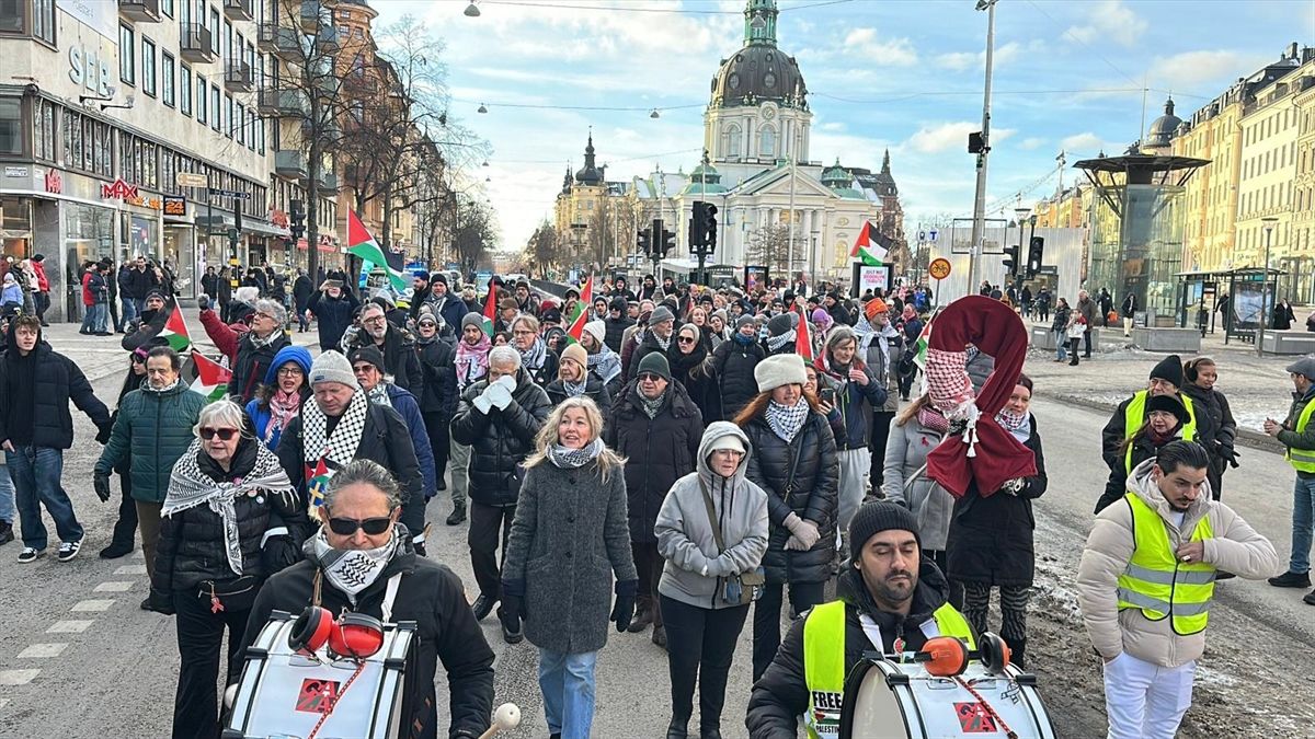 İsveç'te, İsrail'in Gazze'ye saldırıları ve yardım girişini kısıtlaması protesto edildi