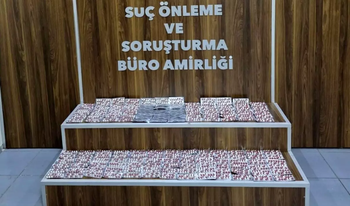 İzmir'de 2 bin 226 uyuşturucu hap ele geçirildi