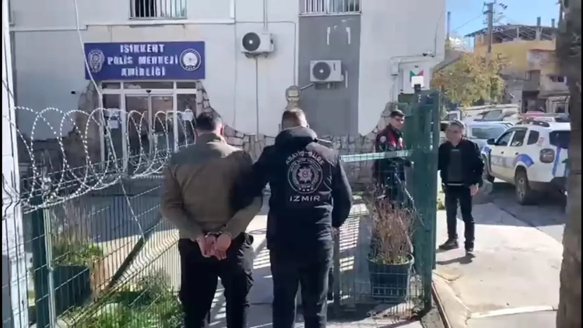 İzmir'de 22 yıl hapis cezasıyla aranan firari yakalandı