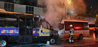 Kağıthane'de akaryakıt istasyonundaki 2 minibüste çıkan yangın söndürüldü