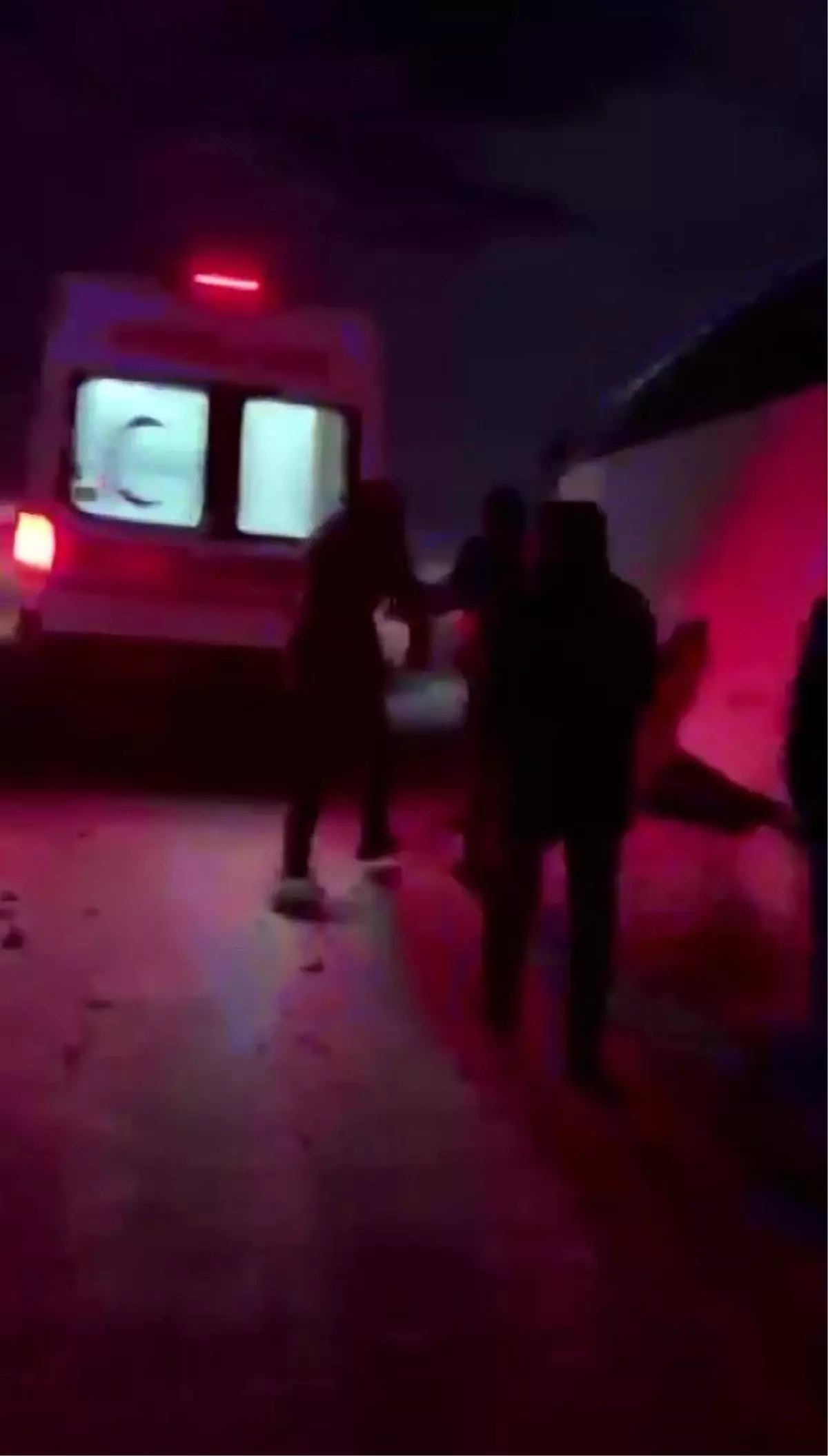 Kangal Termik Santrali işçilerini taşıyan servis kaza yaptı: 6 işçi yaralandı