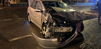 Kayseri'de otomobille hafif ticari aracın çarpıştığı kazada 4 kişi yaralandı