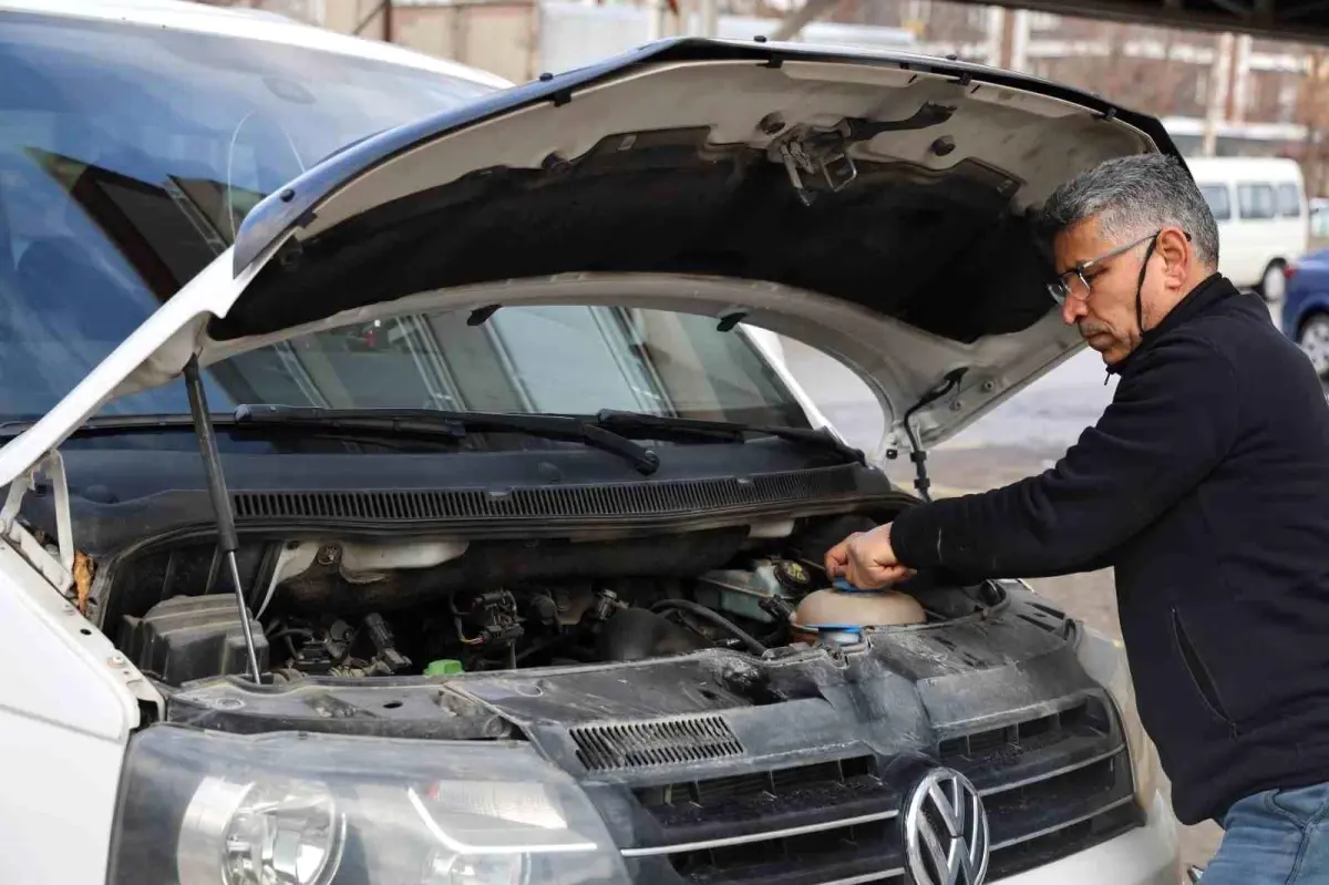 Kırşehir'de oto marketlerde kış ürünlerine talep arttı