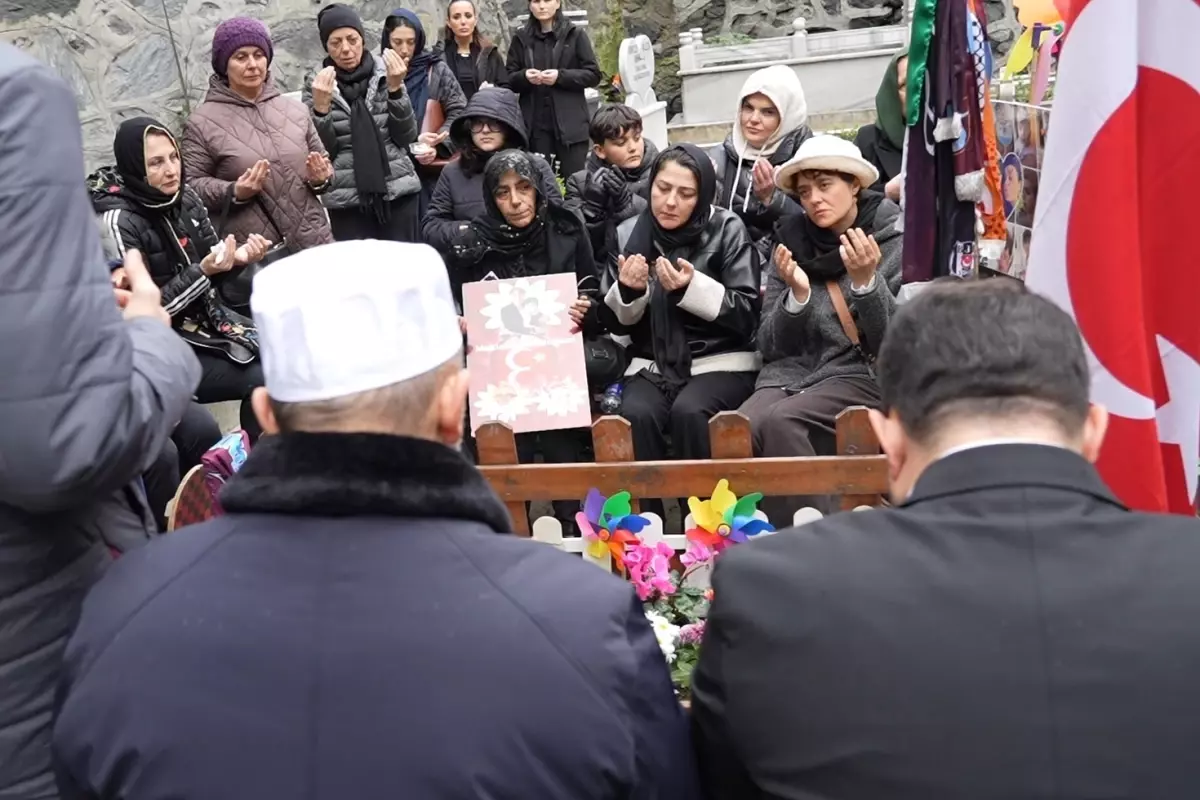Mattia Ahmet Minguzzi mezarı başında anıldı, Atlas Çağlayan'ın annesi de katıldı