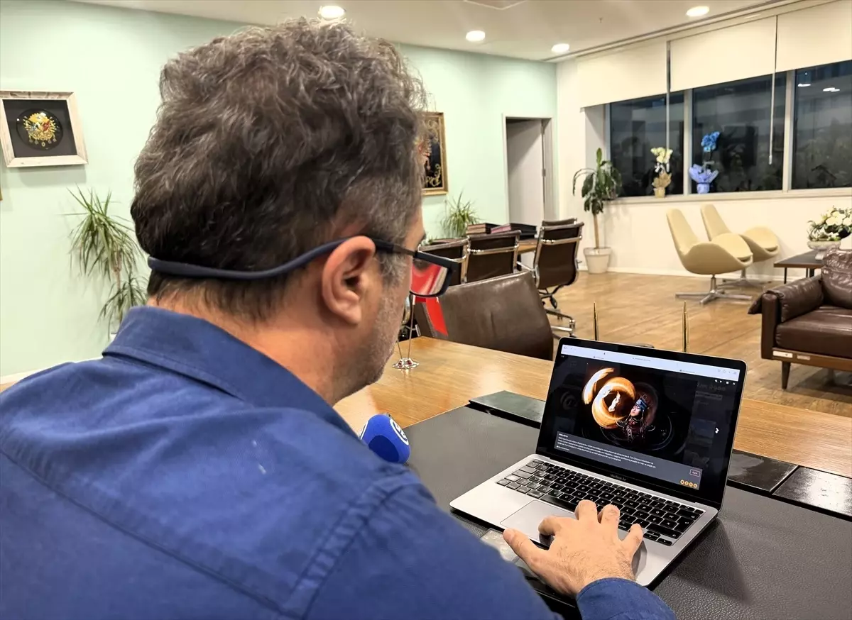 Mersin Şehir Hastanesi Başhekimi Prof. Dr. Ballı, AA'nın "Yılın Kareleri" oylamasına katıldı