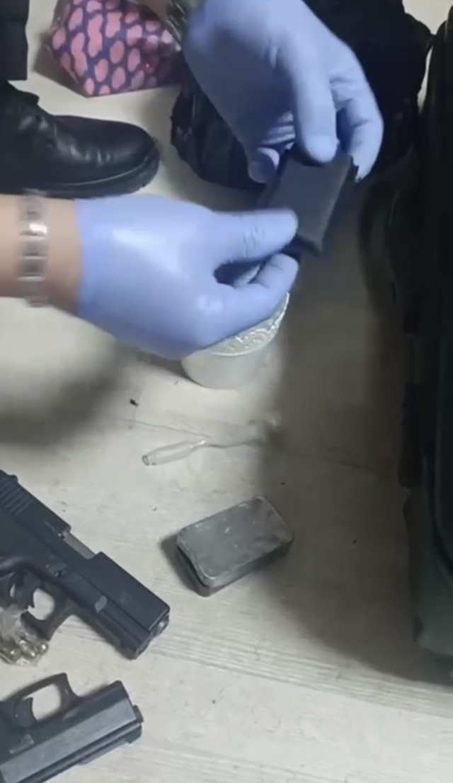 The police disguised as a pizza delivery courier captured the drug dealer woman known as 'Baron Abla'