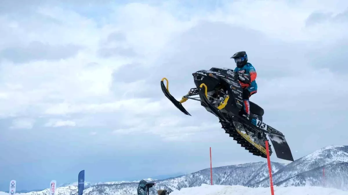 SNX Türkiye Dünya Kar Motosikleti Şampiyonası'nda ilk gün tamamlandı