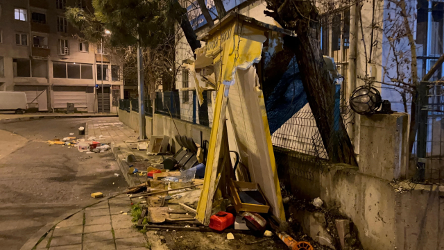 The pickup truck crashed into the taxi stand in Tekirdağ and left the scene: Those moments were captured on camera