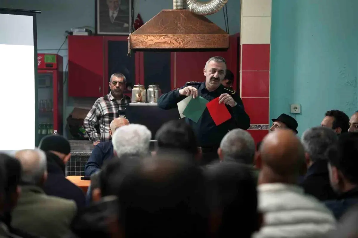 Tekirdağ Emniyetinden Aydoğdu Mahallesi'nde gençlere yönelik saha çalışması