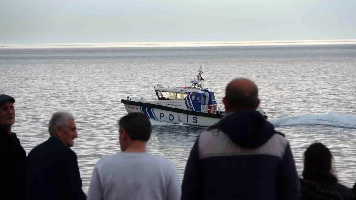 Trabzon'da kayıp genç her yerde aranıyor