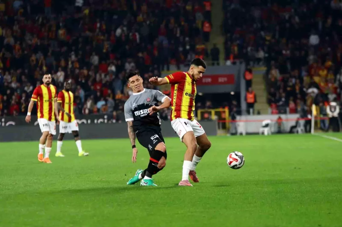 Trendyol Süper Lig: Göztepe: 2 Fatih Karagümrük: 1 (İlk yarı)
