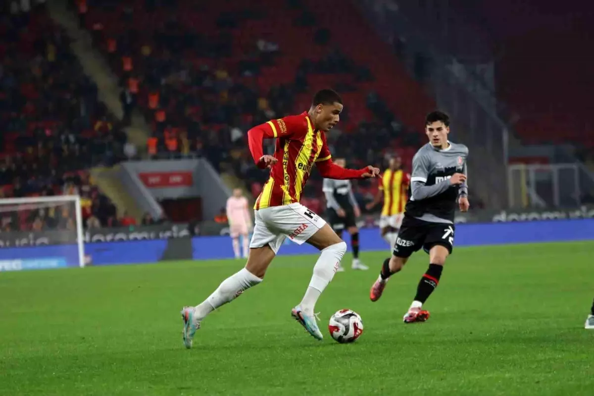 Trendyol Süper Lig: Göztepe: 2 Fatih Karagümrük: 1 (Maç sonucu)