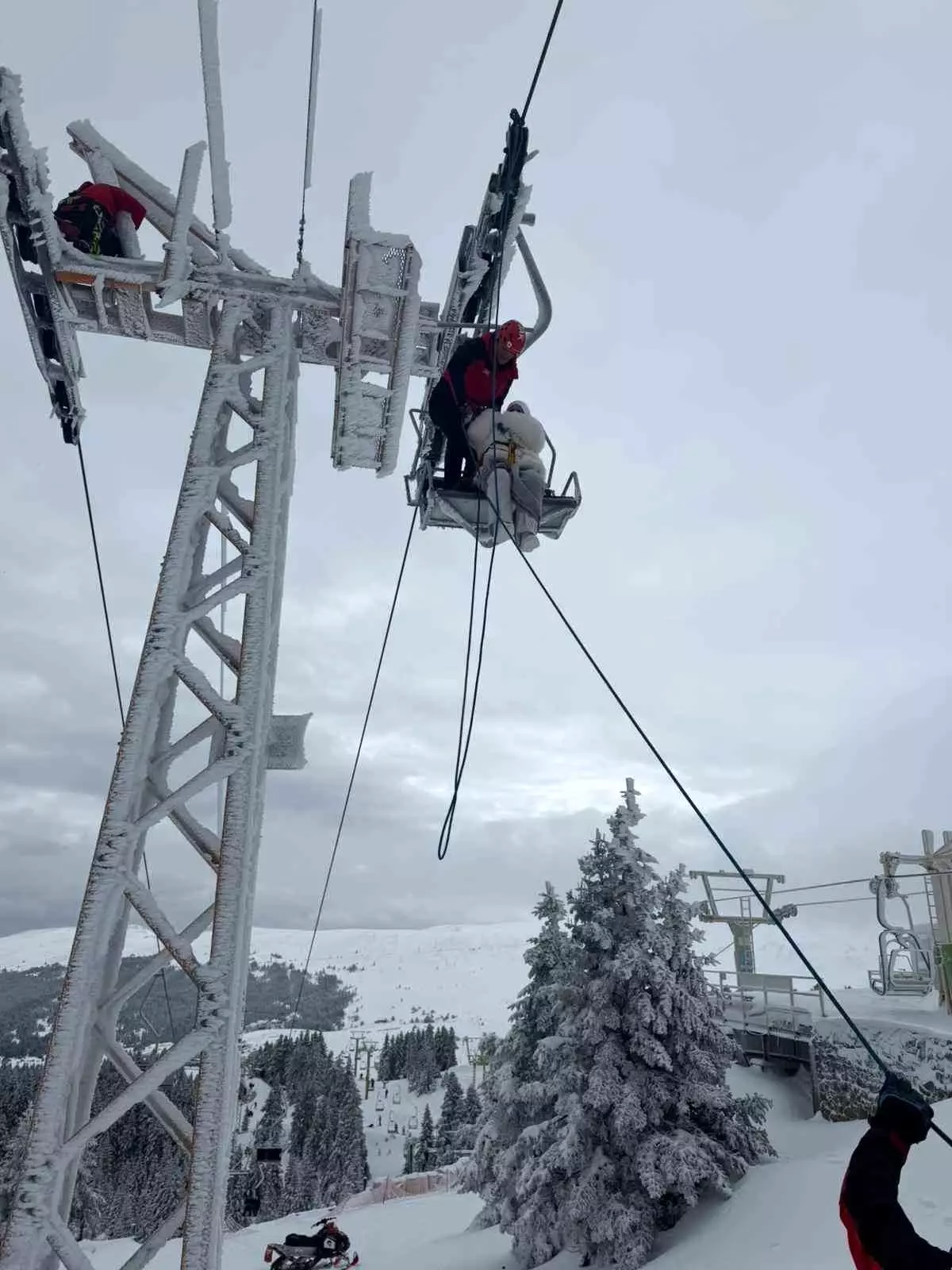 Uludağ'da telesiyej arızası: 40 tatilci mahsur kaldı