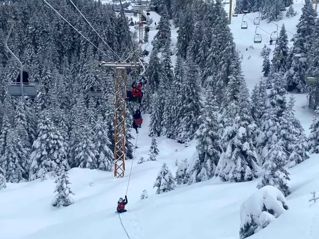 Chairlift malfunction in Uludağ: 40 holidaymakers stranded