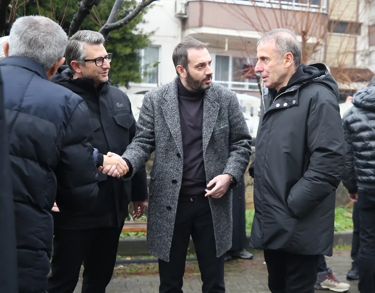 Ümit Milli Futbol Takımı Teknik Direktörü Egemen Korkmaz'ın babasının cenazesi Balıkesir'de defnedildi