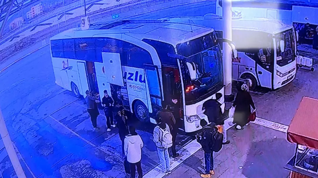8 kişinin hayatını kaybettiği kazaya karışan otobüs Isparta'dan son kez yolcu alırken görüntülendi