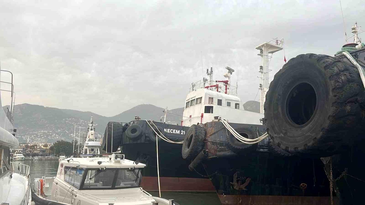 Alanya'da denizde erkek cesedi bulundu