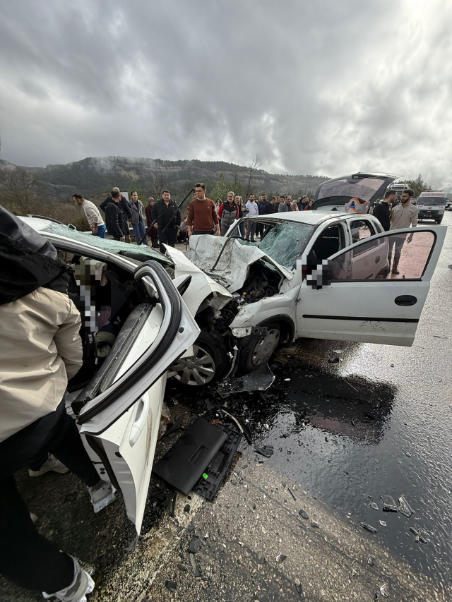 antalya da katliam gibi bir kaza daha 1 otomobil 19524913 2775 m