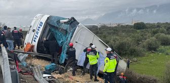 Antalya'da yolcu otobüsü şarampole devrildi