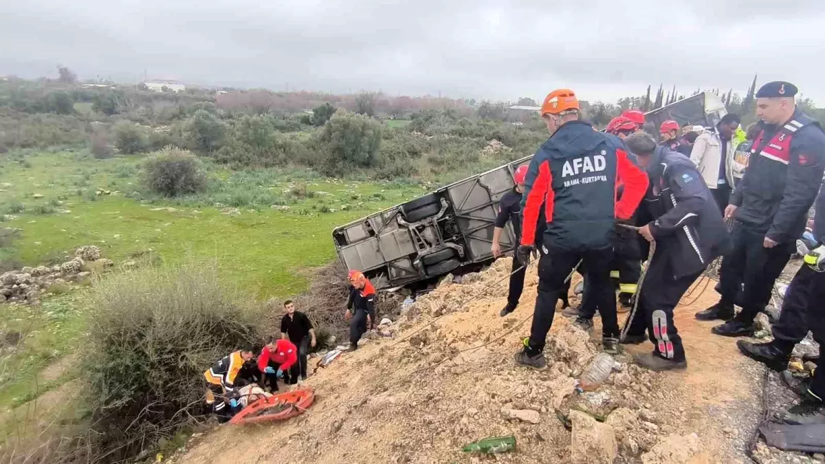 Antalya'da yolcu otobüsü şarampole yuvarlandı: 8 ölü, 26 yaralı