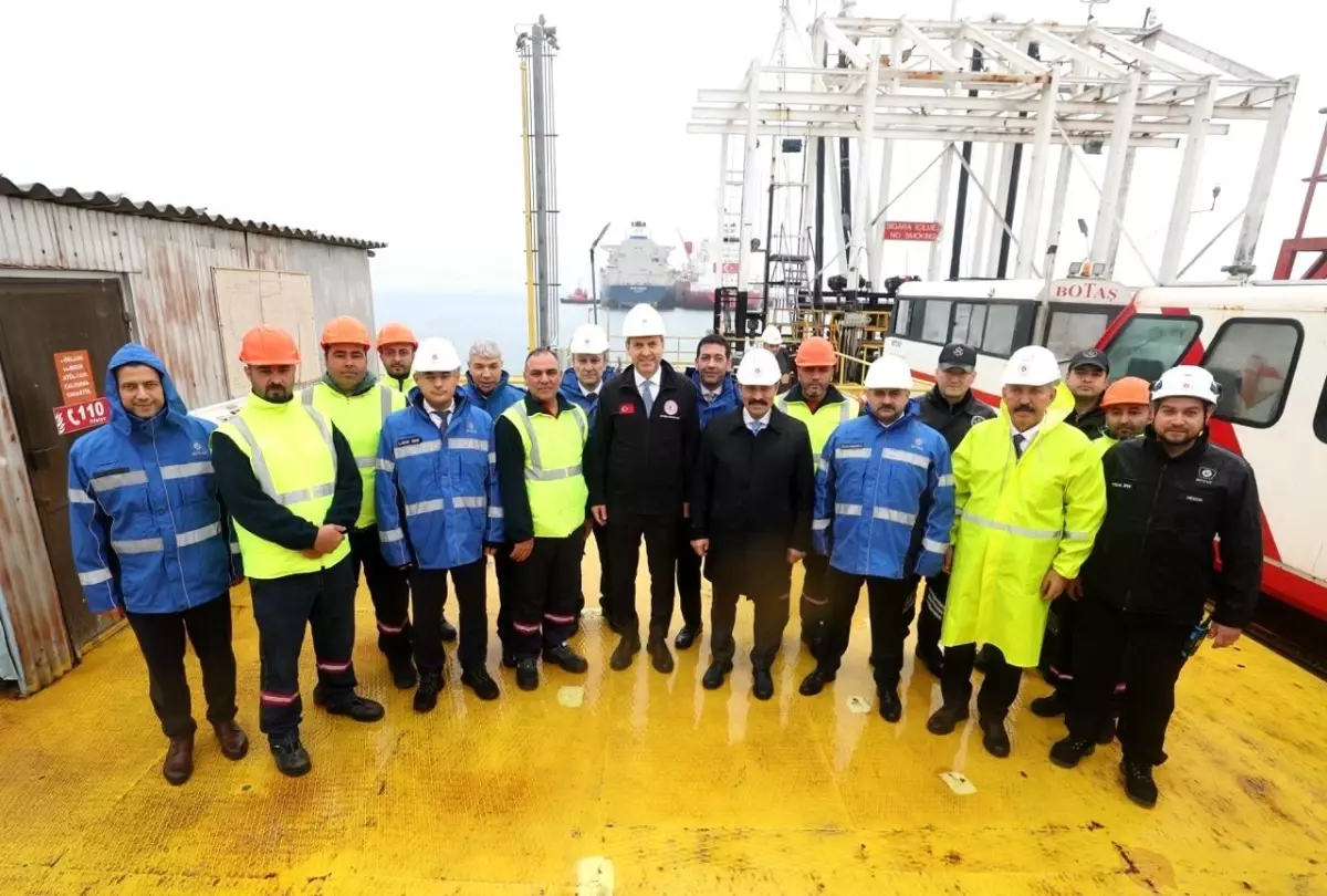 Bakan Bayraktar: "Günlük 200 milyon metreküplük bir gazı gemilerle alır hale geleceğiz"