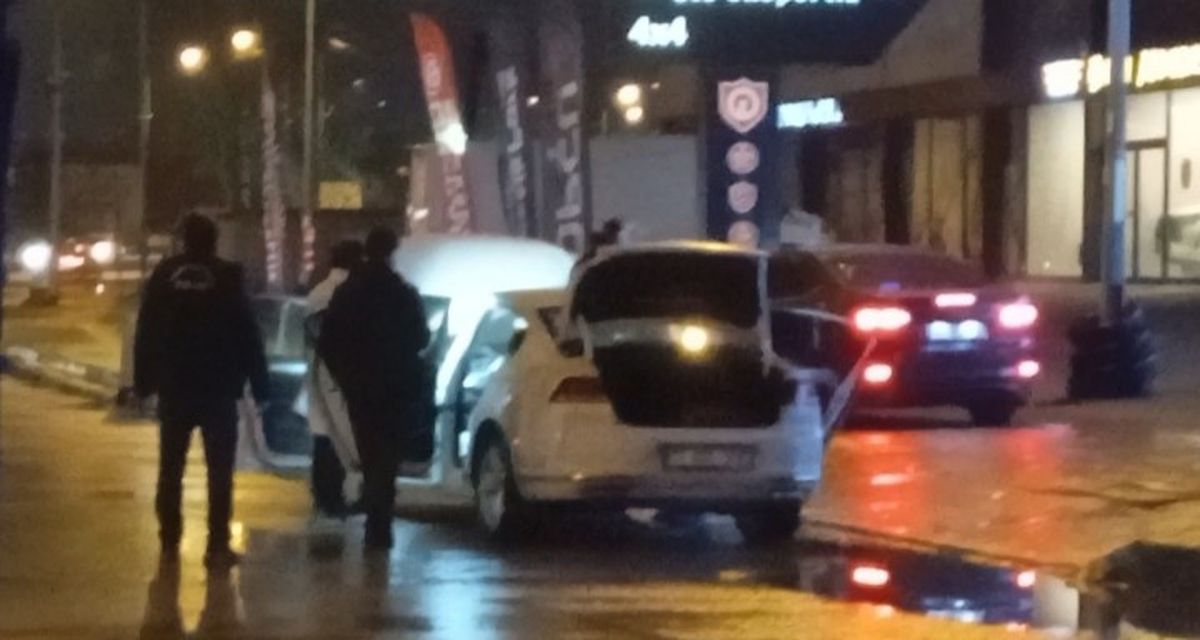 Bursa'da film gibi operasyon: Pompacı kılığıyla yakalandılar, el bombası ve silah ele geçirildi