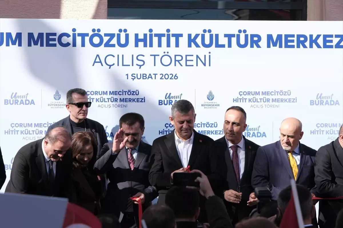 CHP Genel Başkanı Özel, Çorum'da Hitit Kültür Merkezi'nin açılışına katıldı
