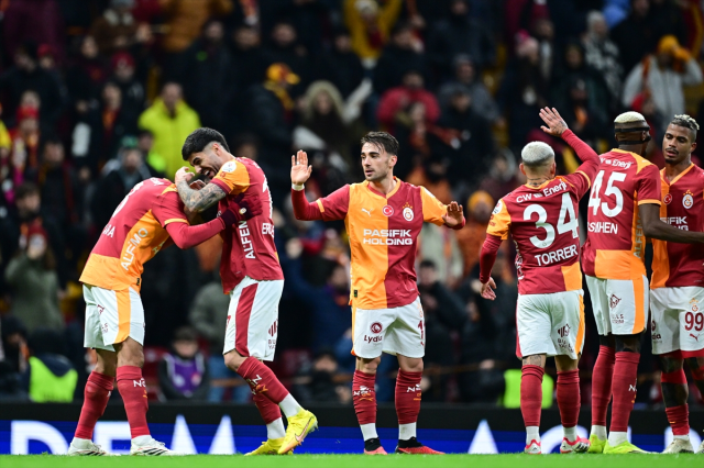 galatasaray kayserispor karsisinda gule oynaya 19526400 3359 m