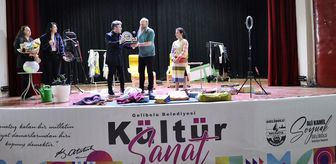 Gelibolu'da 'Hangisi Gerçek' tiyatro oyunu sahnelendi