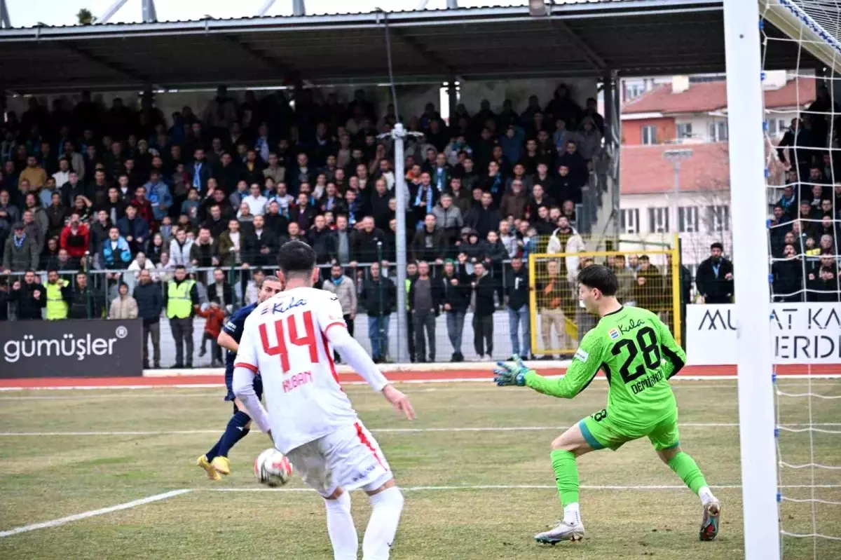 Kütahyaspor, Balıkesirspor'u 2-1 mağlup etti