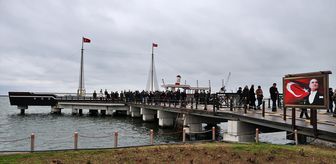 Mübadelenin 103. yılında Samsun'da denize karanfil bırakıldı