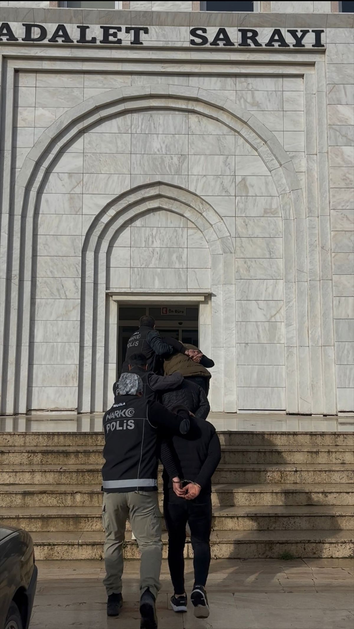Muğla'da uyuşturucu operasyonunda yakalanan 3 zanlı tutuklandı