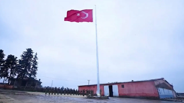 Terör örgütü YPG yandaşlarının Türk bayrağına saldırdığı alan, hudut karakolu sınırları içerisine alındı Terör örgütü YPG yandaşlarının Türk bayrağına saldırdığı alan, hudut karakolu sınırları içerisine alındı
