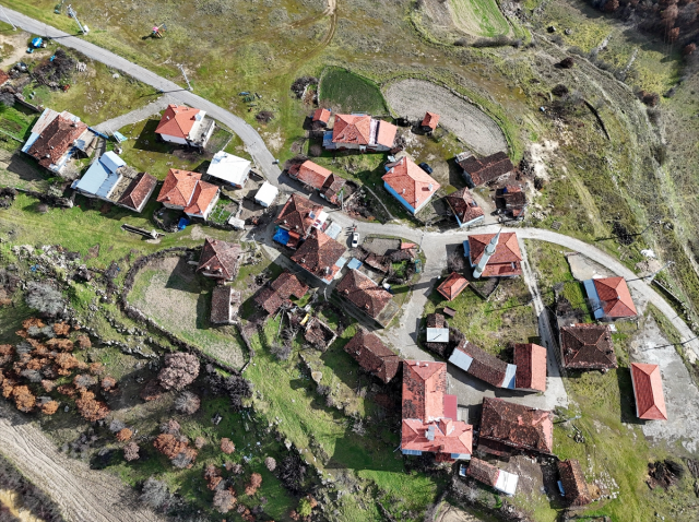 turkiye de koy sayisi 18 bin 215 olarak kayitlara 19526230 4322 m