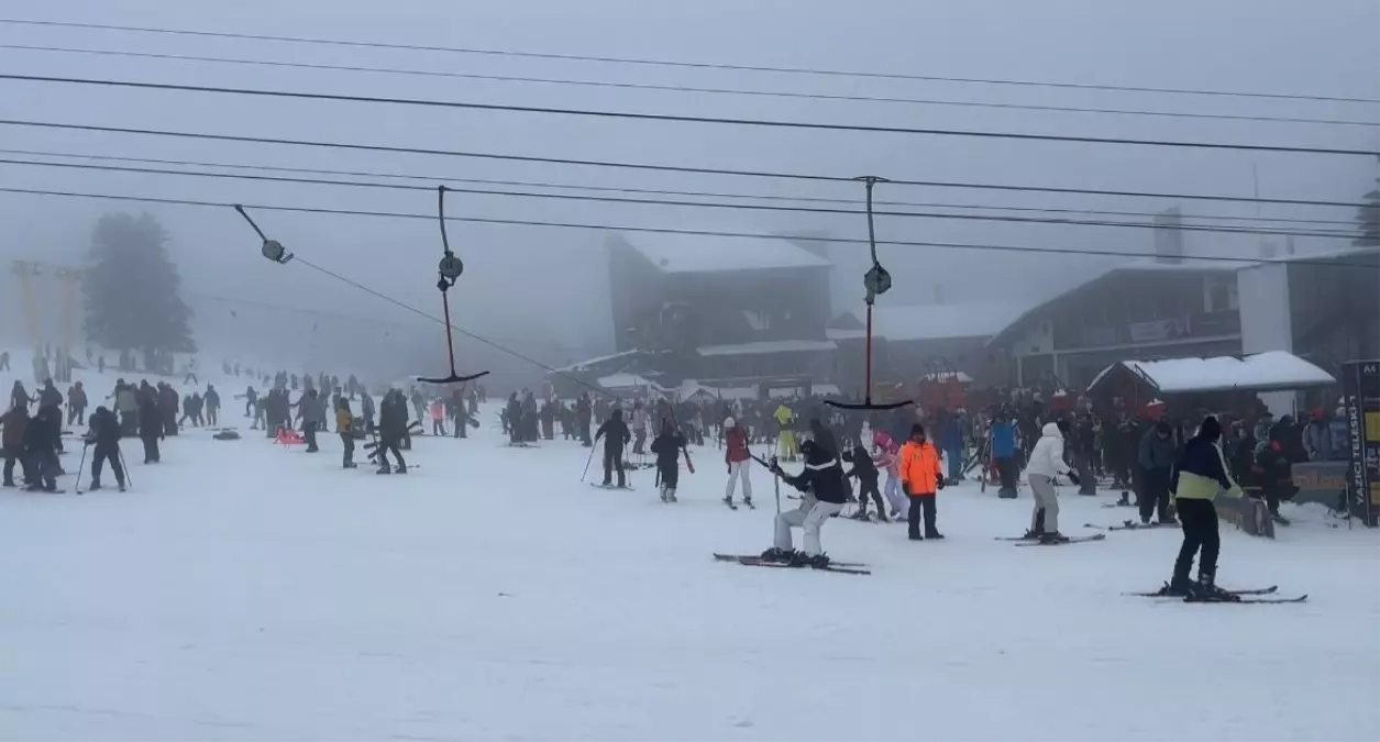 Uludağ'da Sömestirin Son Gününde Pistler Doldu