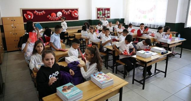 Yarın okullar tatil mi? 2 Şubat Pazartesi günü okullar tatil mi?