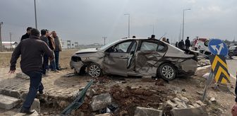 Adıyaman'da otomobil ile hafif ticari aracın çarpıştığı kazada 6 kişi yaralandı