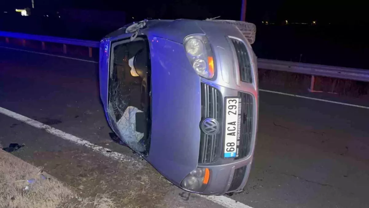 Aksaray'da otomobil devrildi: 2 yaralı