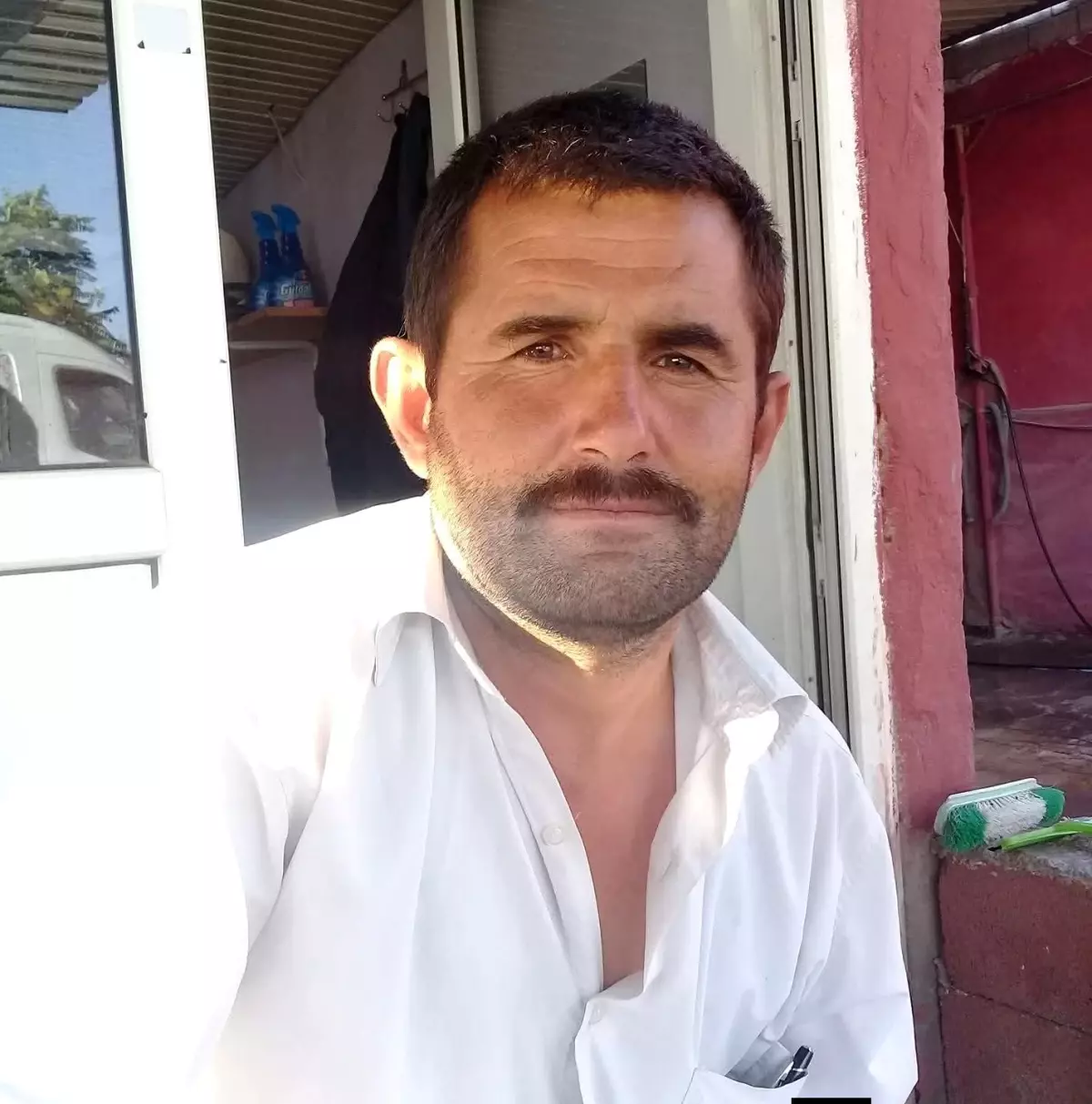 Aksaray'da uçan çatının altında kalan şahıs hayatını kaybetti