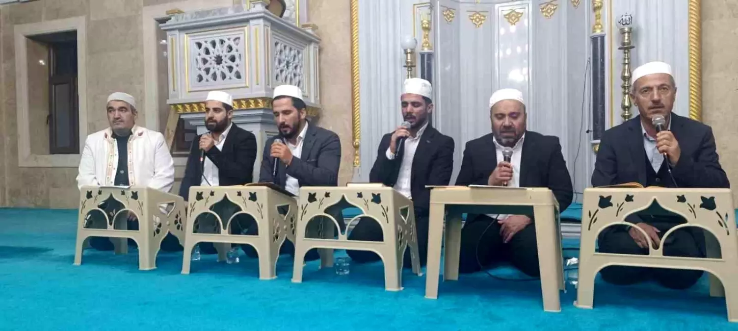 Berat Kandili Hakkari'de dualarla idrak edildi