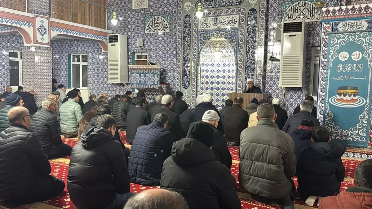 Berat Kandili Konya ve çevre illerde dualarla idrak edildi