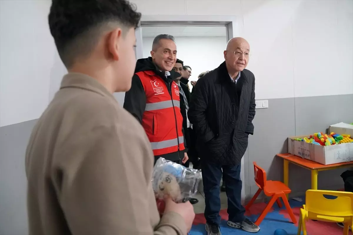 BM Mülteciler Yüksek Komiseri Salih ve Göç İdaresi Başkanı Kök'ten Öncüpınar Sınır Kapısı'na ziyaret