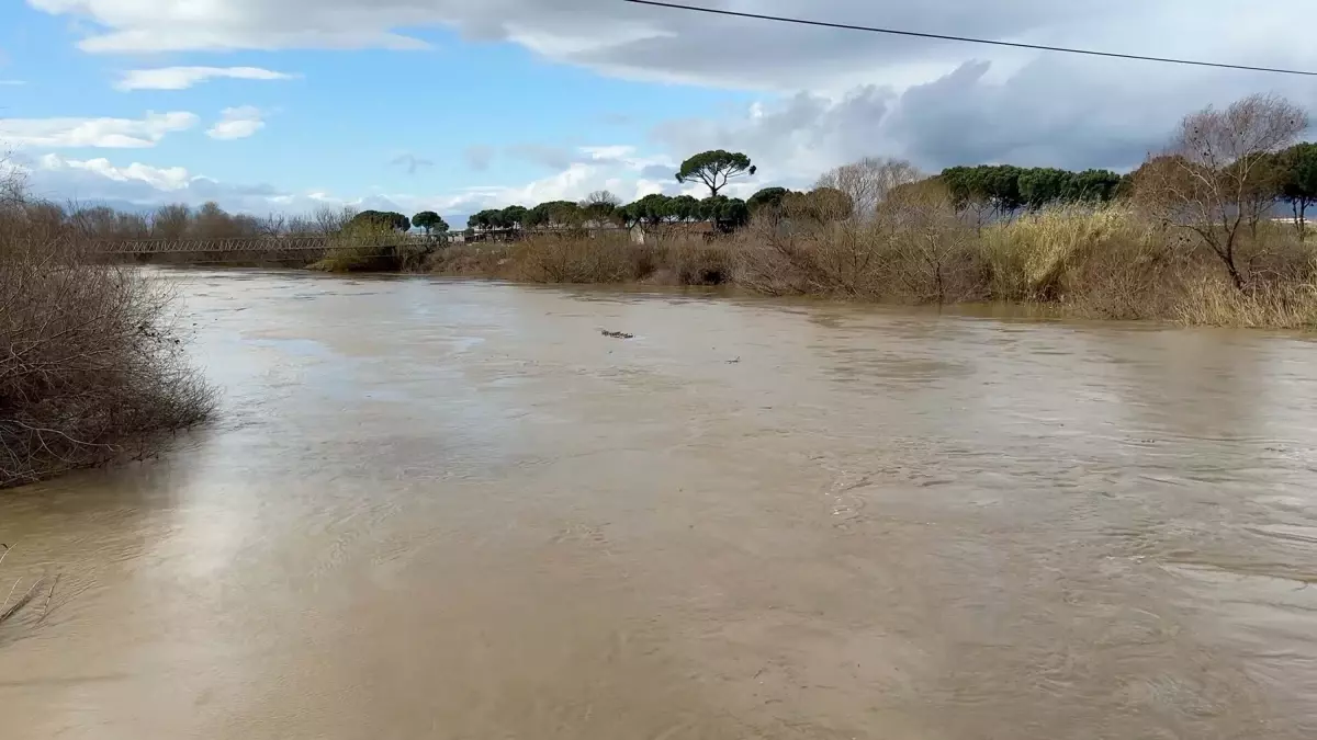 Büyük Menderes Nehri'nin Su Seviyesi Yükseldi