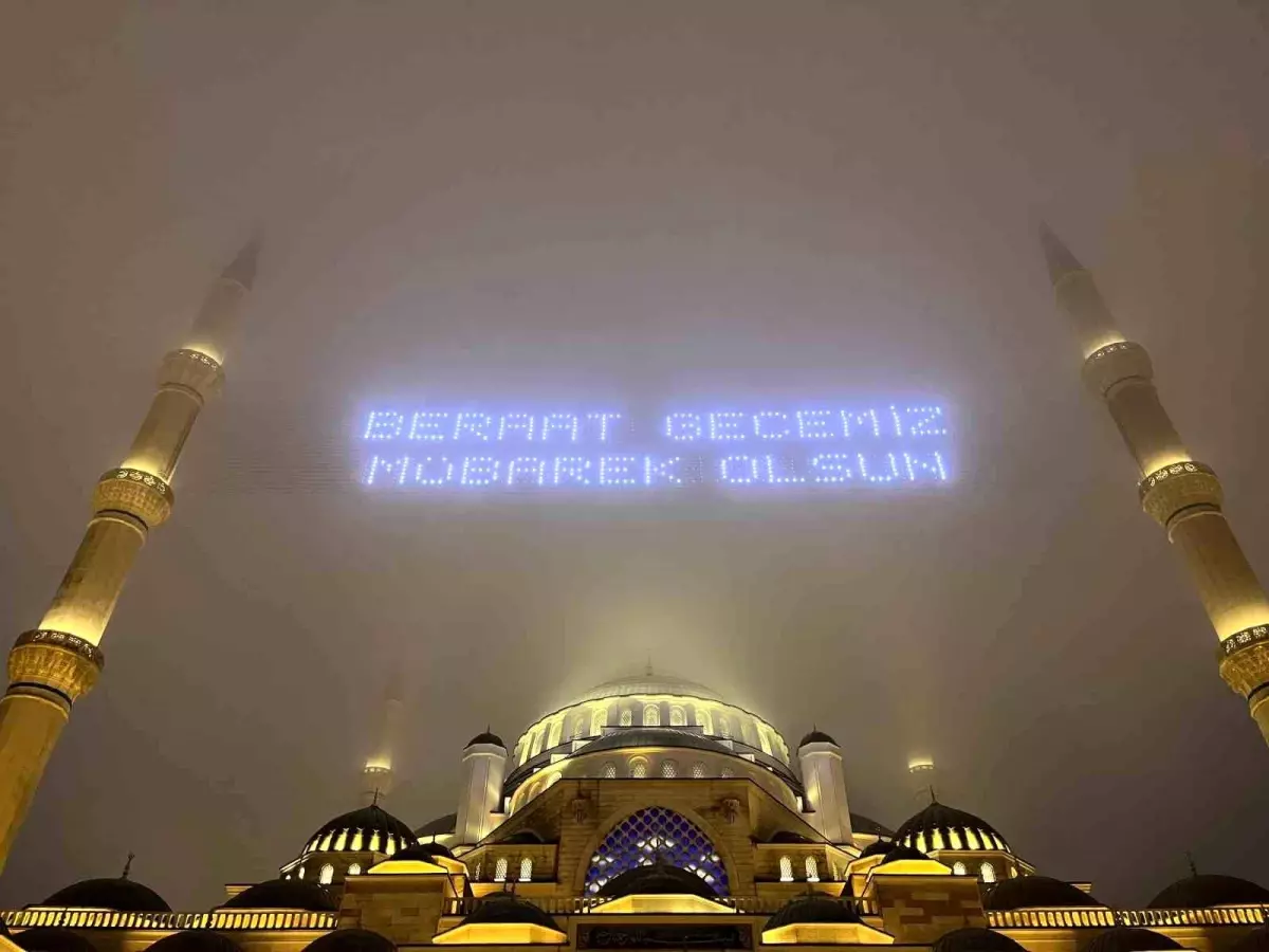 Çamlıca Camii'nde Berat Kandili dualarla idrak edildi