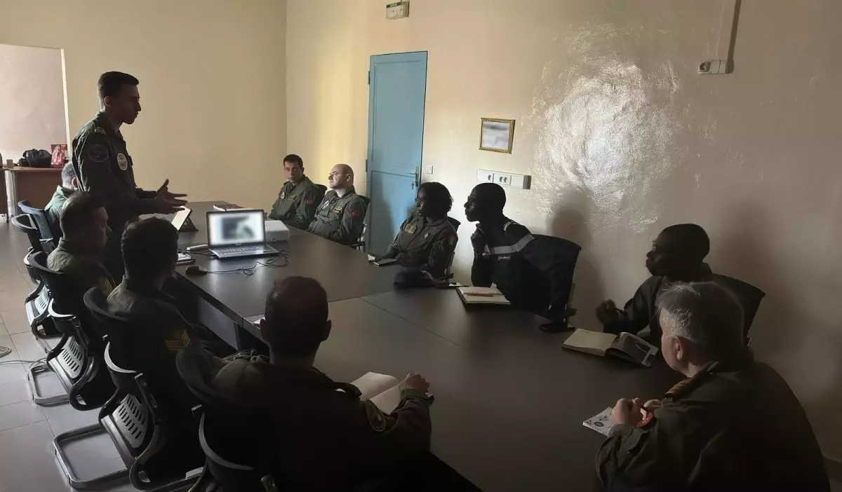 Deniz Kuvvetleri'nden Senegal hava sahası ve deniz yetki alanlarında eğitim uçuşu
