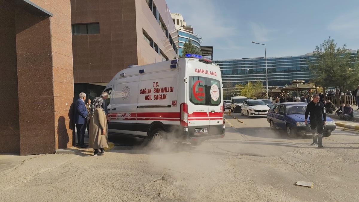 Evde çıkan yangında çift öldü, 2 kişi dumandan etkilendi