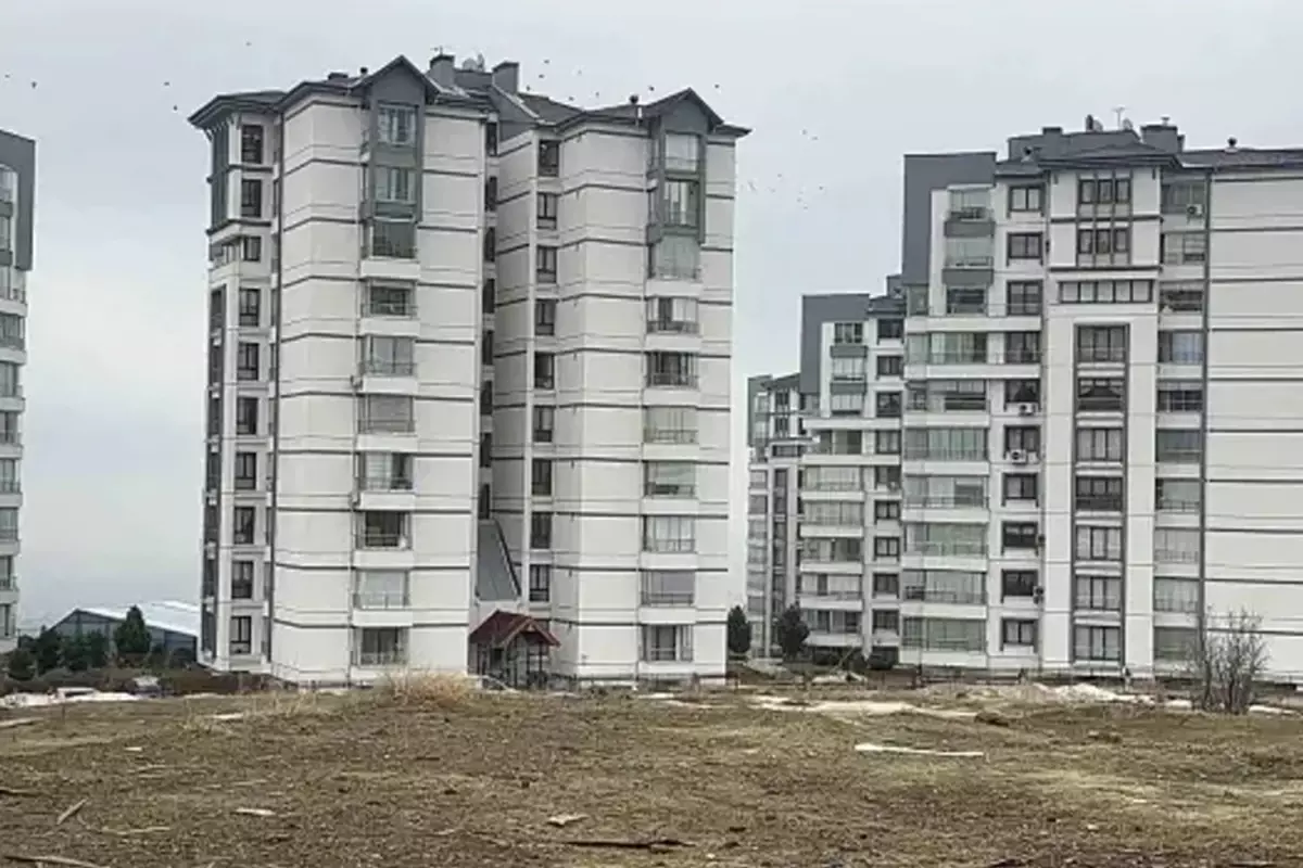 Feci ölüm! 15. kattan kendini boşluğa bıraktı