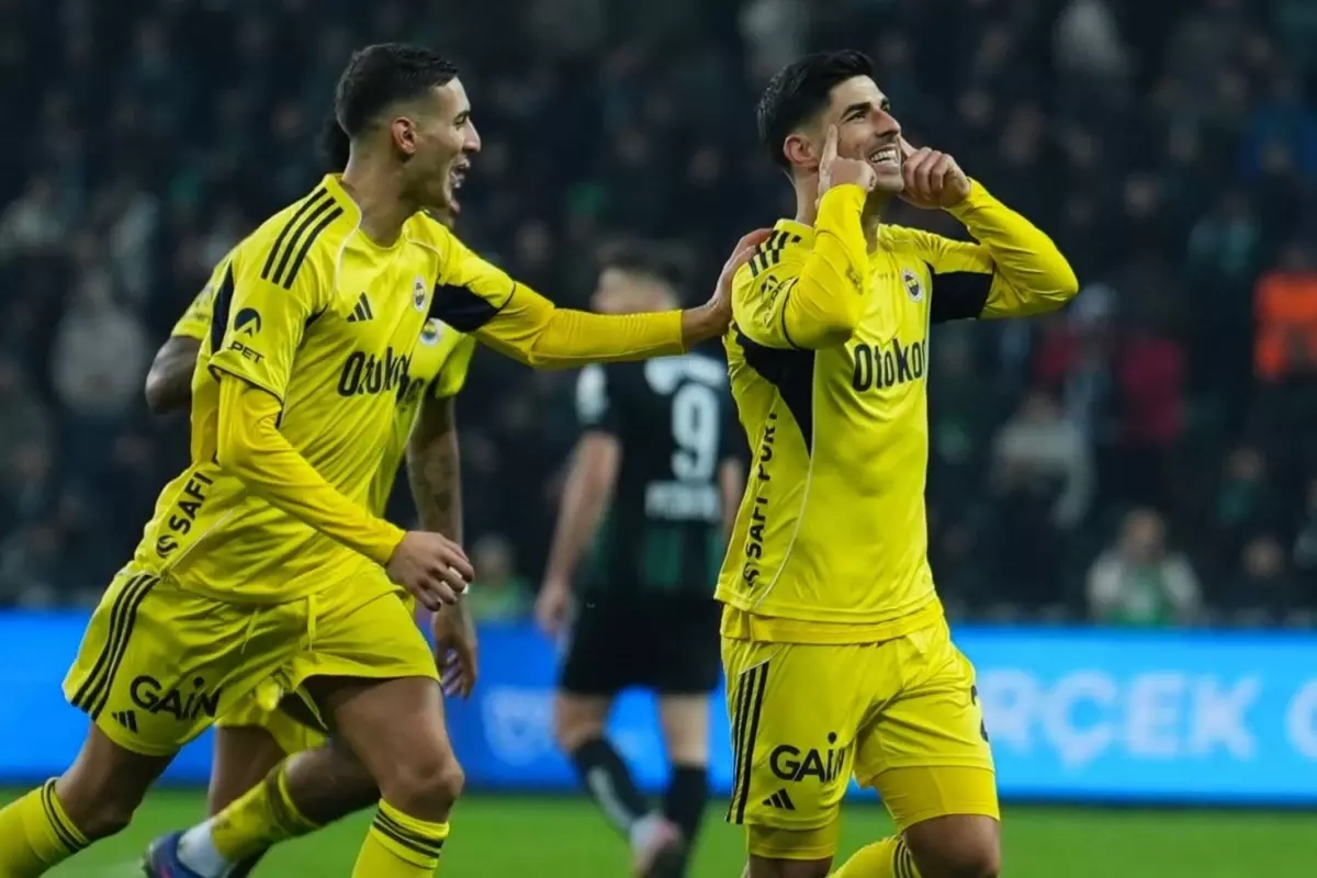 20 yıl sonra bir ilk! Fenerbahçe zorlu deplasmanda 2 golle güldü