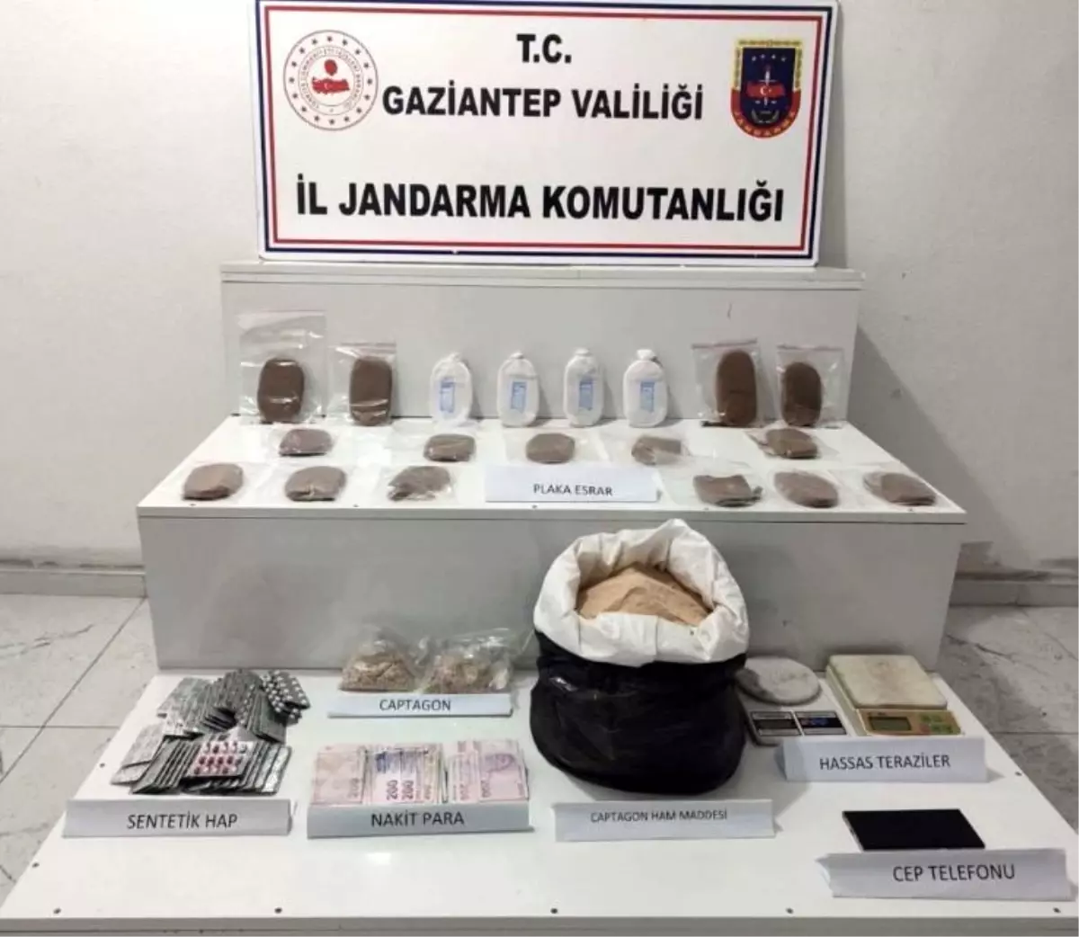 Gaziantep'te 22 kilo reçine esrar ele geçirildi: 2 şahıs tutuklandı