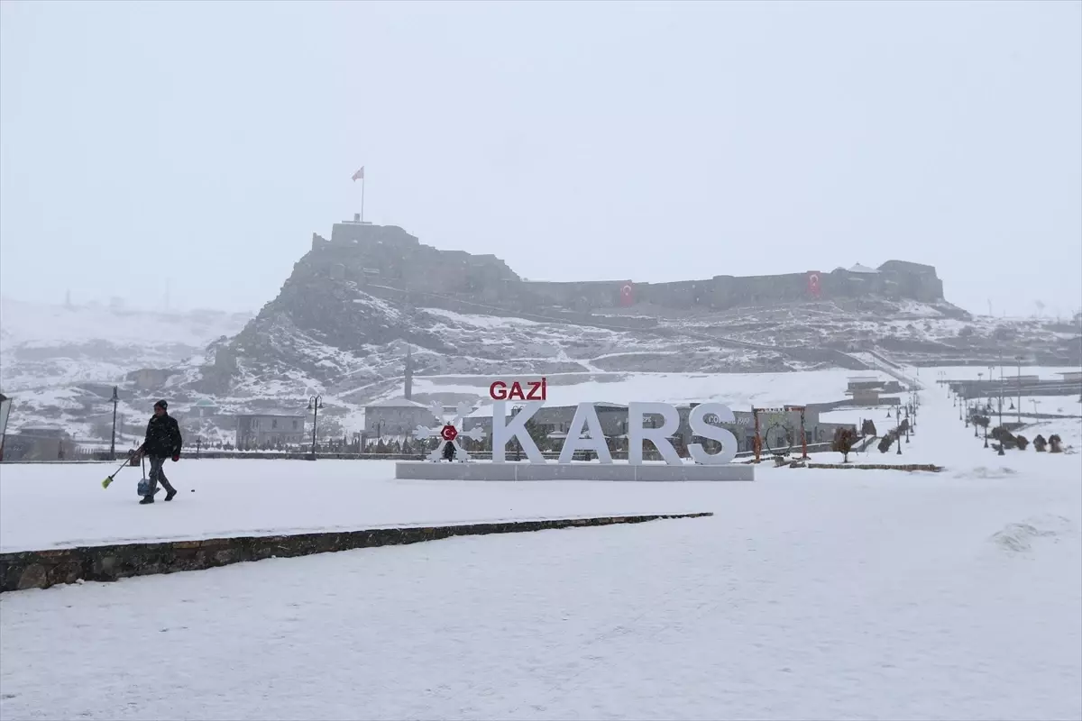 Kars, Ardahan ve Tunceli'de kar etkili oluyor